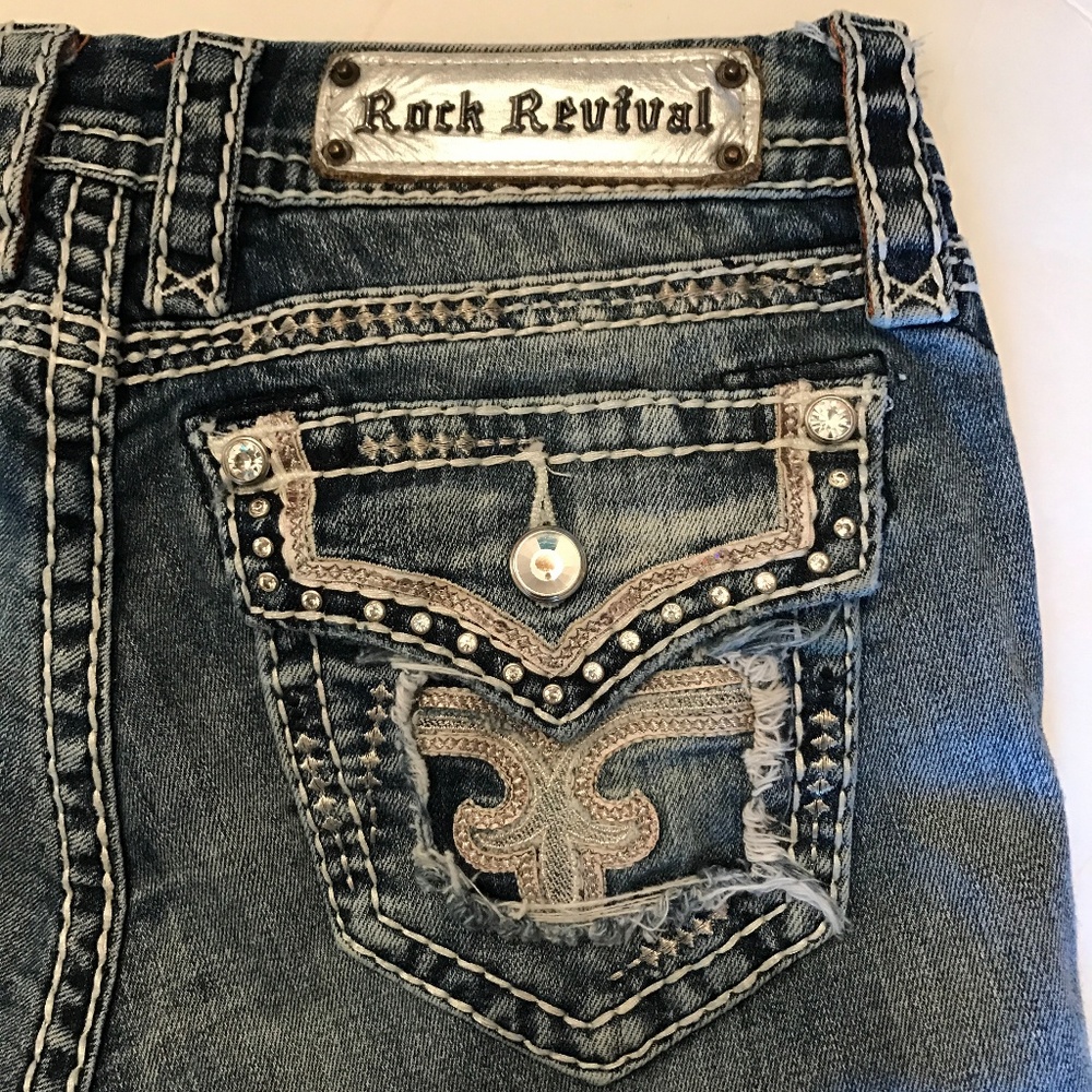 Rock Revival Lily Straight Distressed Jean 27